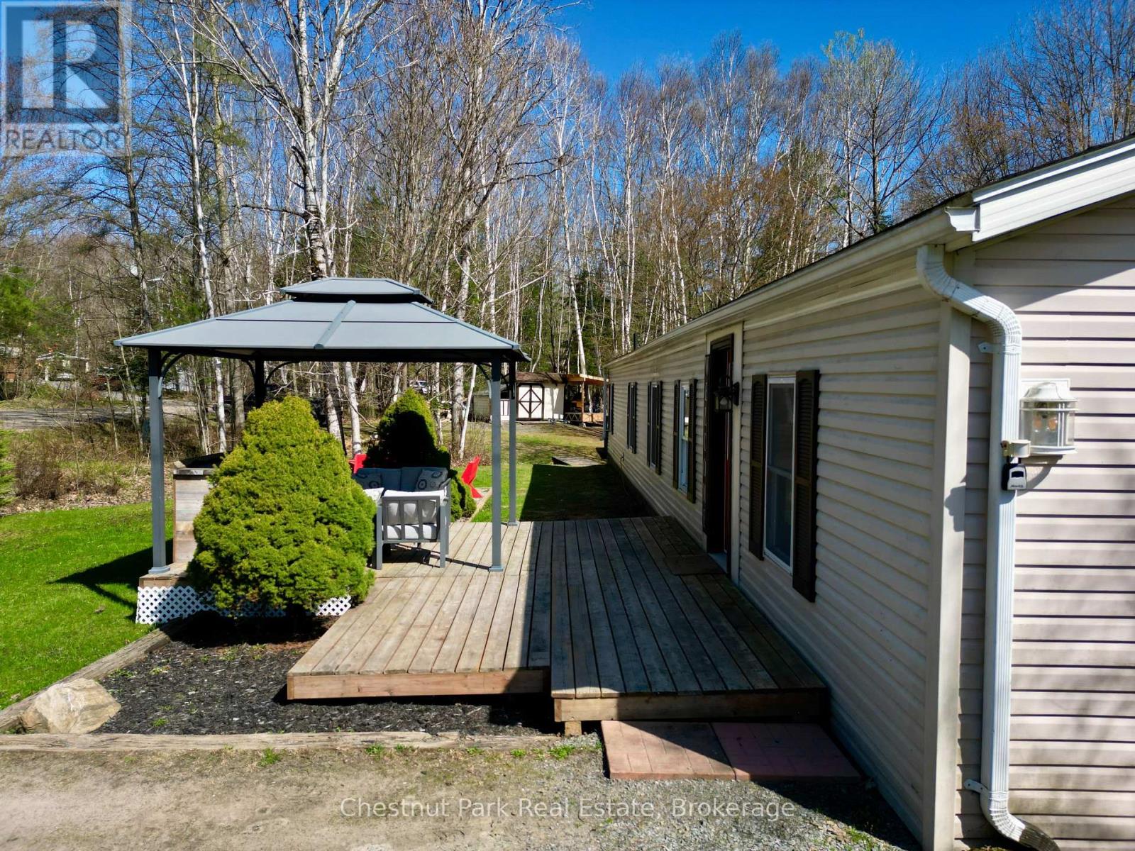 40 - 21 Mount Vernon Trail W, Huntsville, Ontario  P1H 1E3 - Photo 2 - X12043189