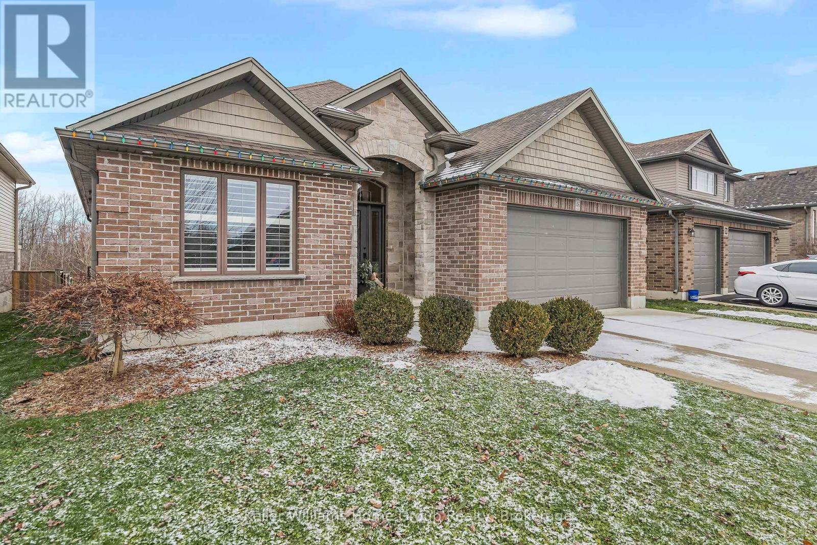 46 Halliday Drive, East Zorra-Tavistock, Ontario  N0B 2R0 - Photo 2 - X12043208
