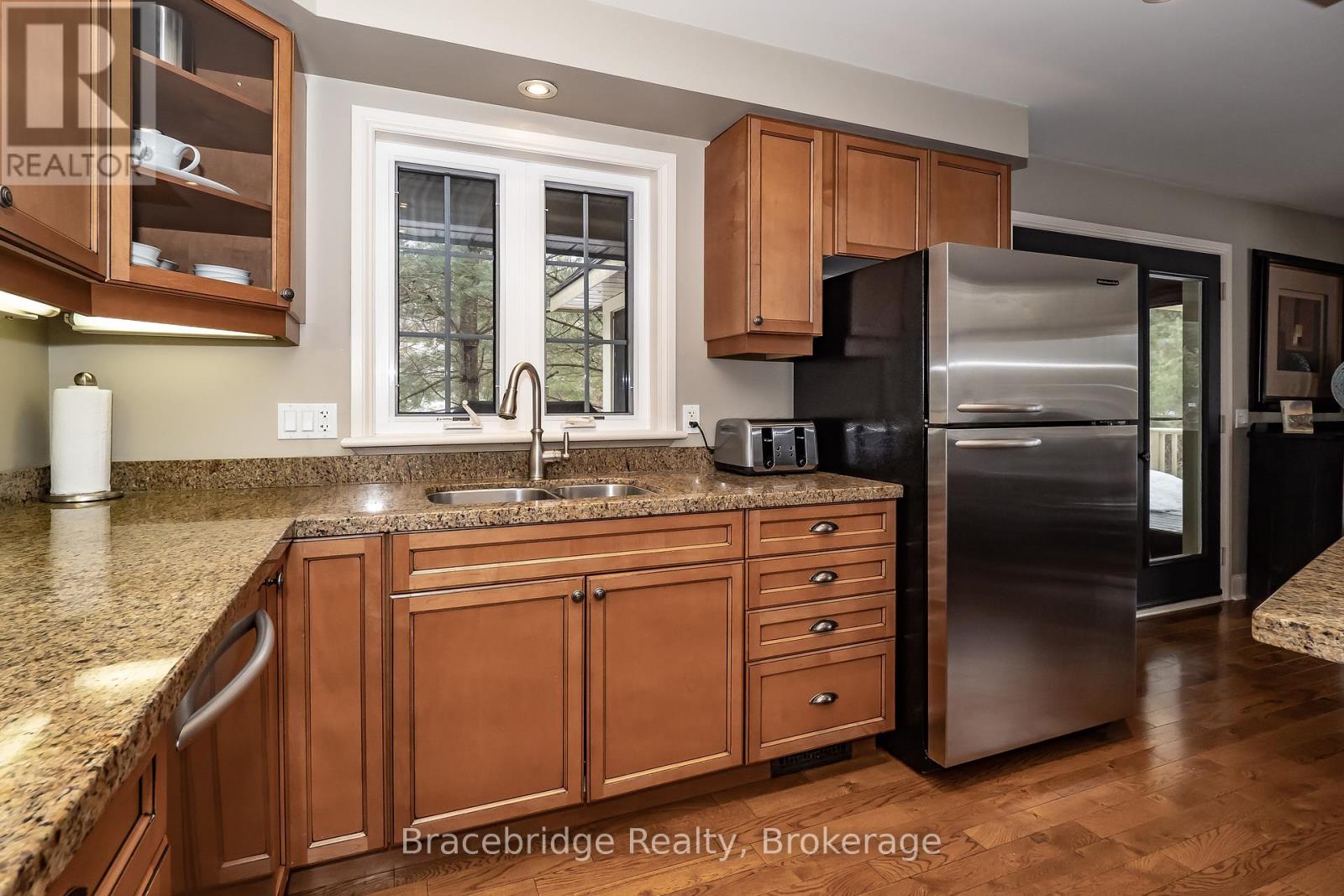 Carling 10 W3 - 3876 Muskoka Road 118 Road W, Muskoka Lakes, Ontario  P0B 1J0 - Photo 14 - X12043255