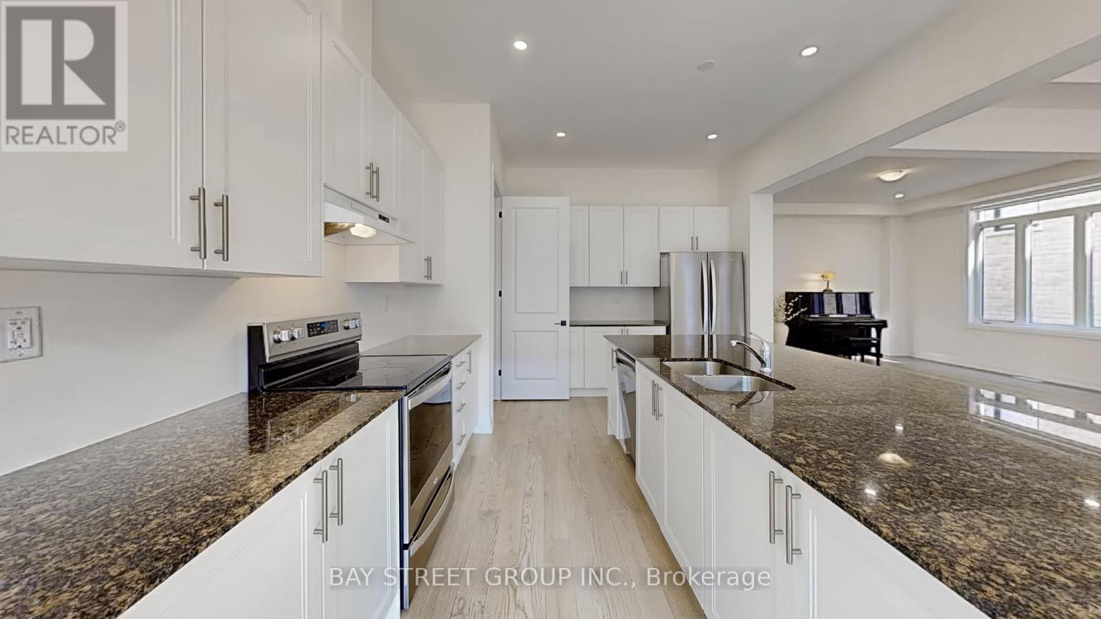 97 Halldorson Avenue, Aurora, Ontario  L4G 0C5 - Photo 12 - N12043186