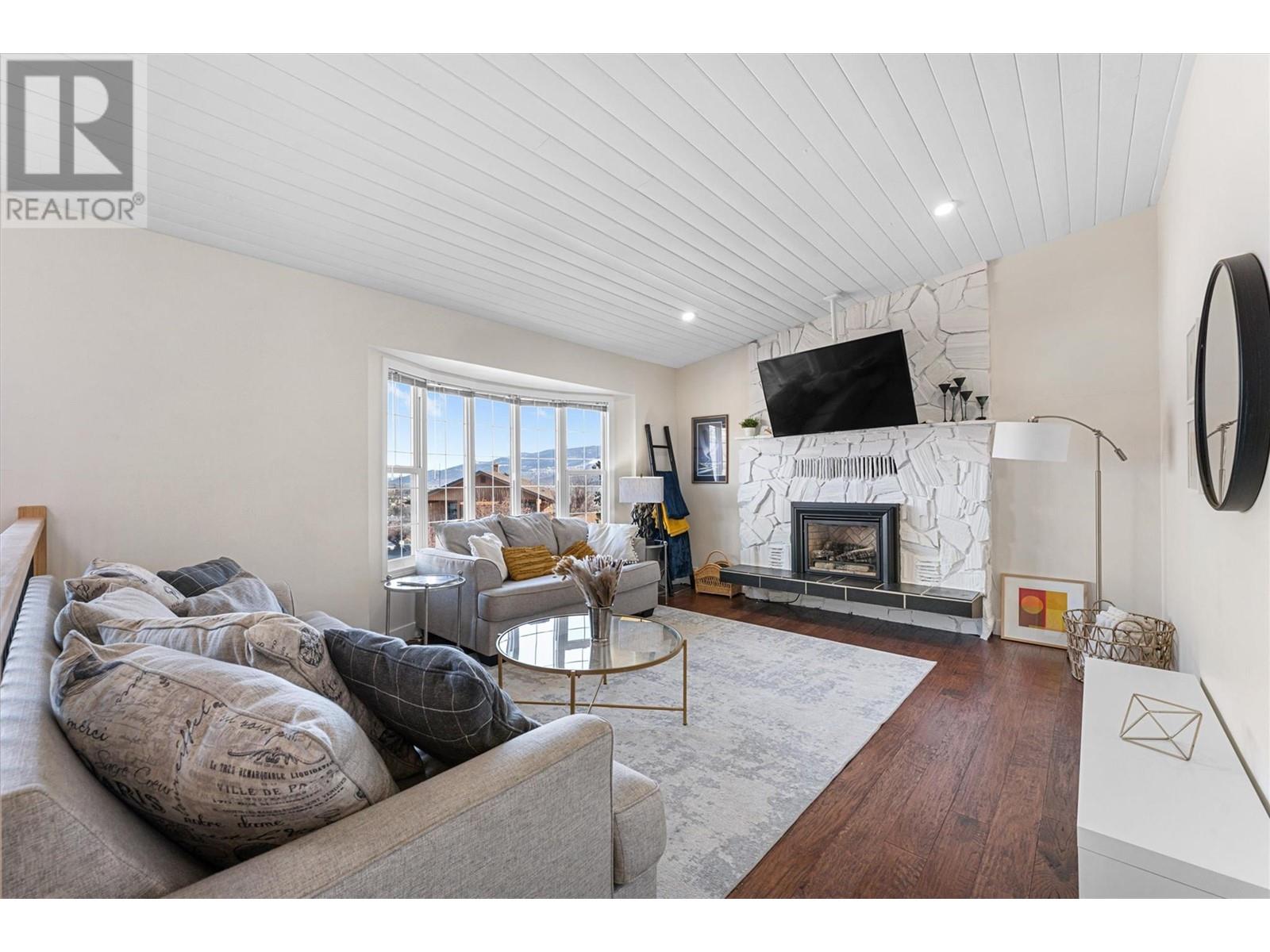 Property at 1501 40 Street image 4