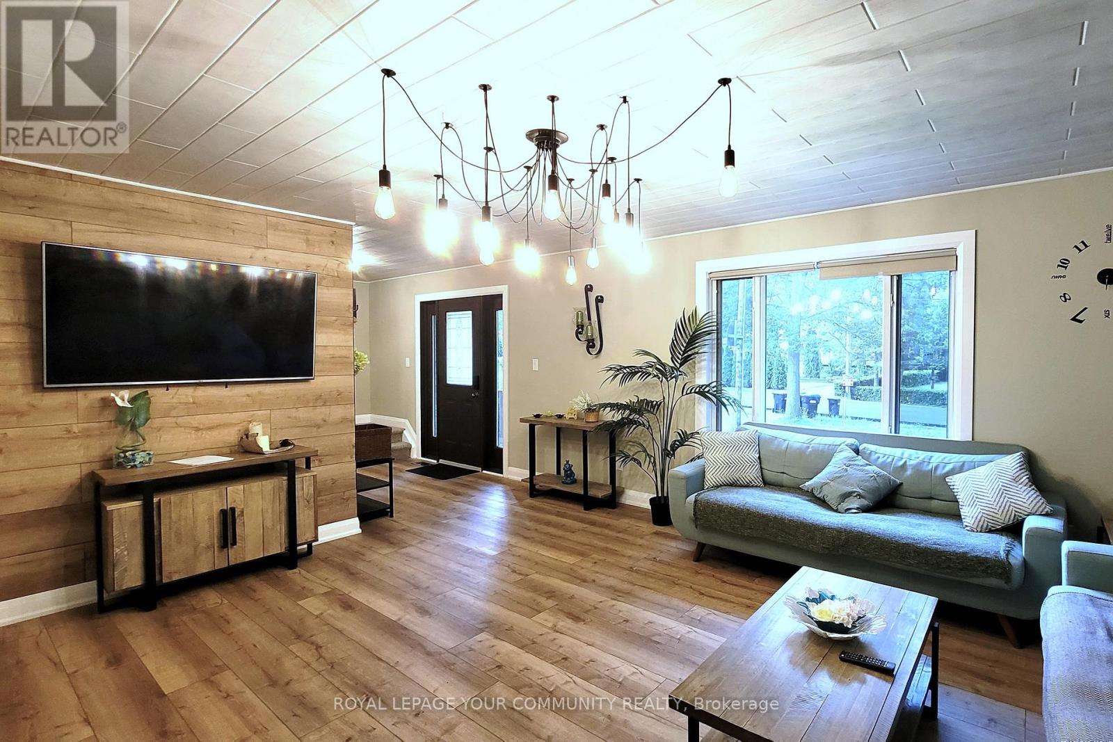 Property at 1138 SIESTA DRIVE image 2