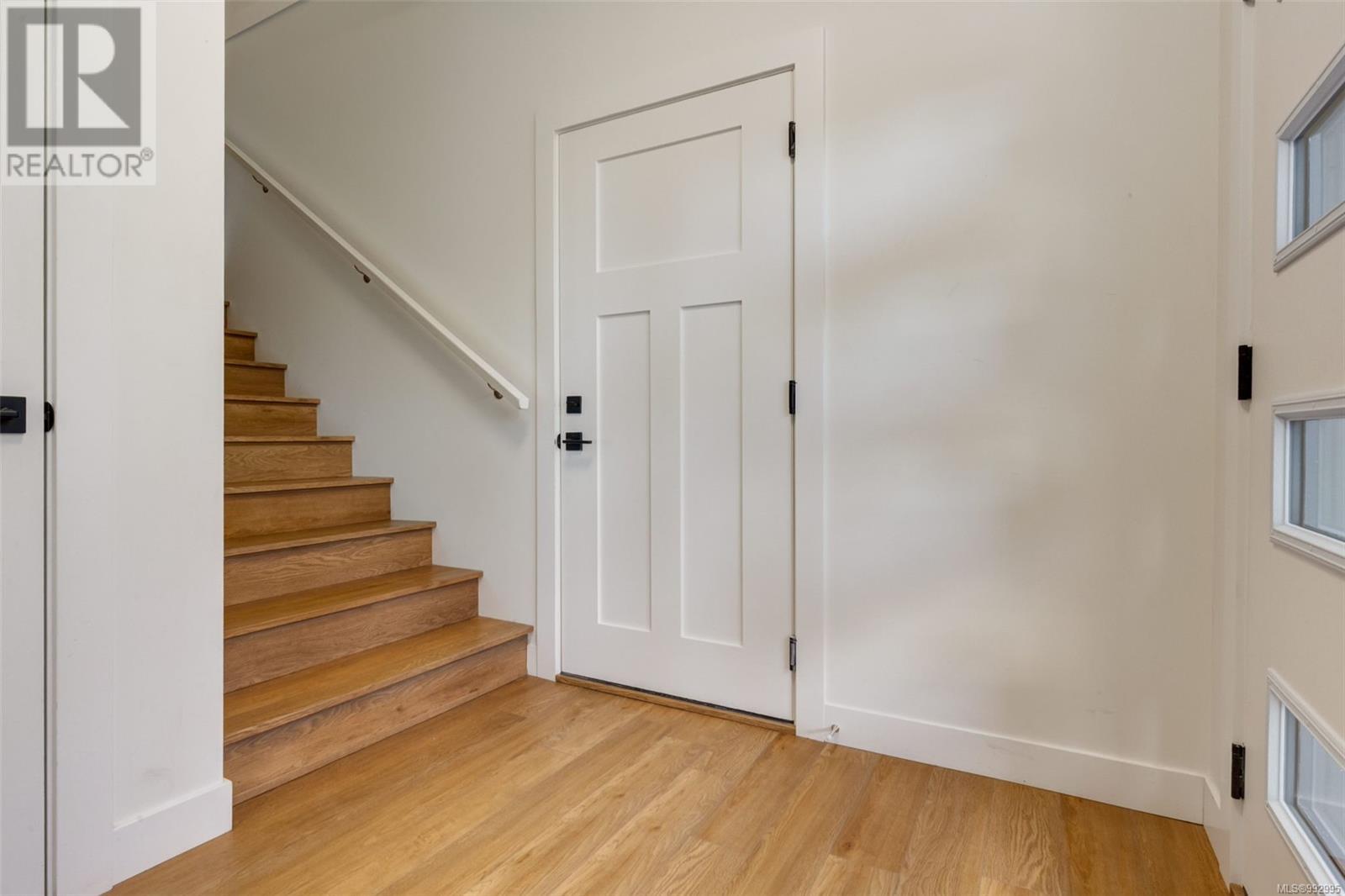Property at 472 Davis Rd image 3