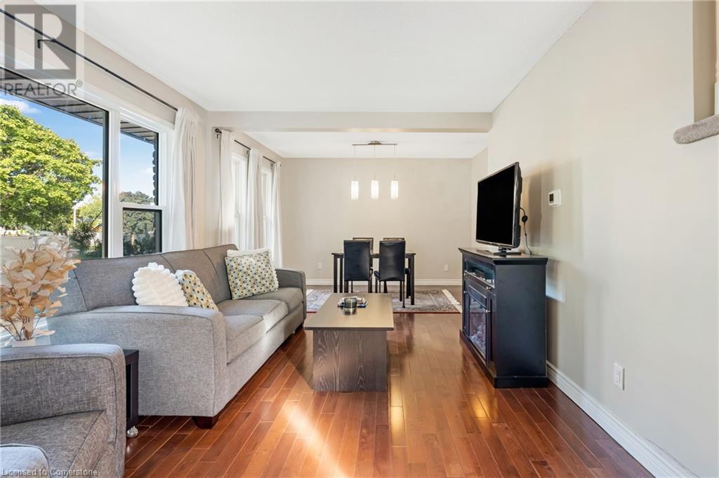 Property at 88 RAND Street image 5