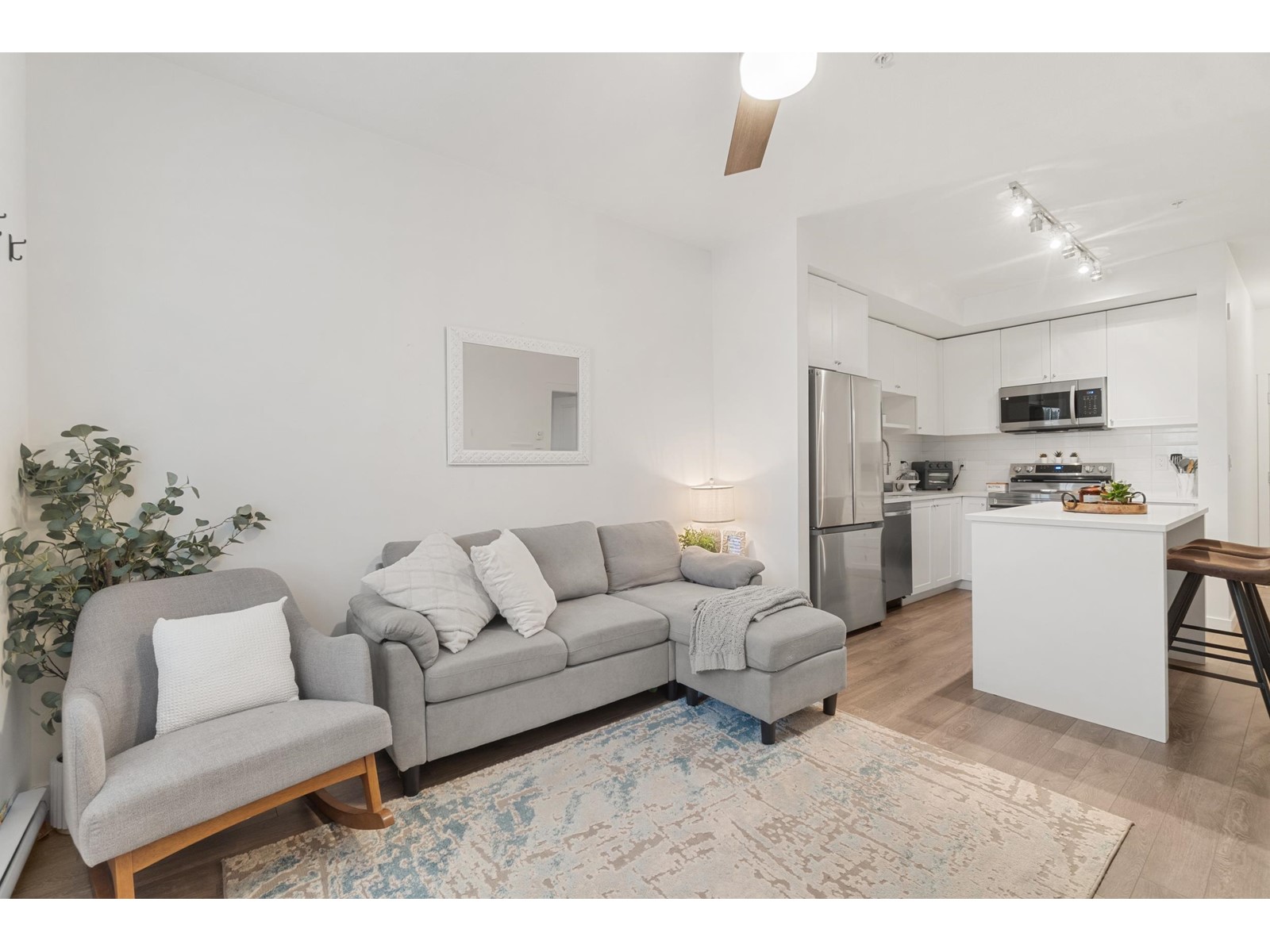 Property at 111 15848 FRASER HIGHWAY image 1