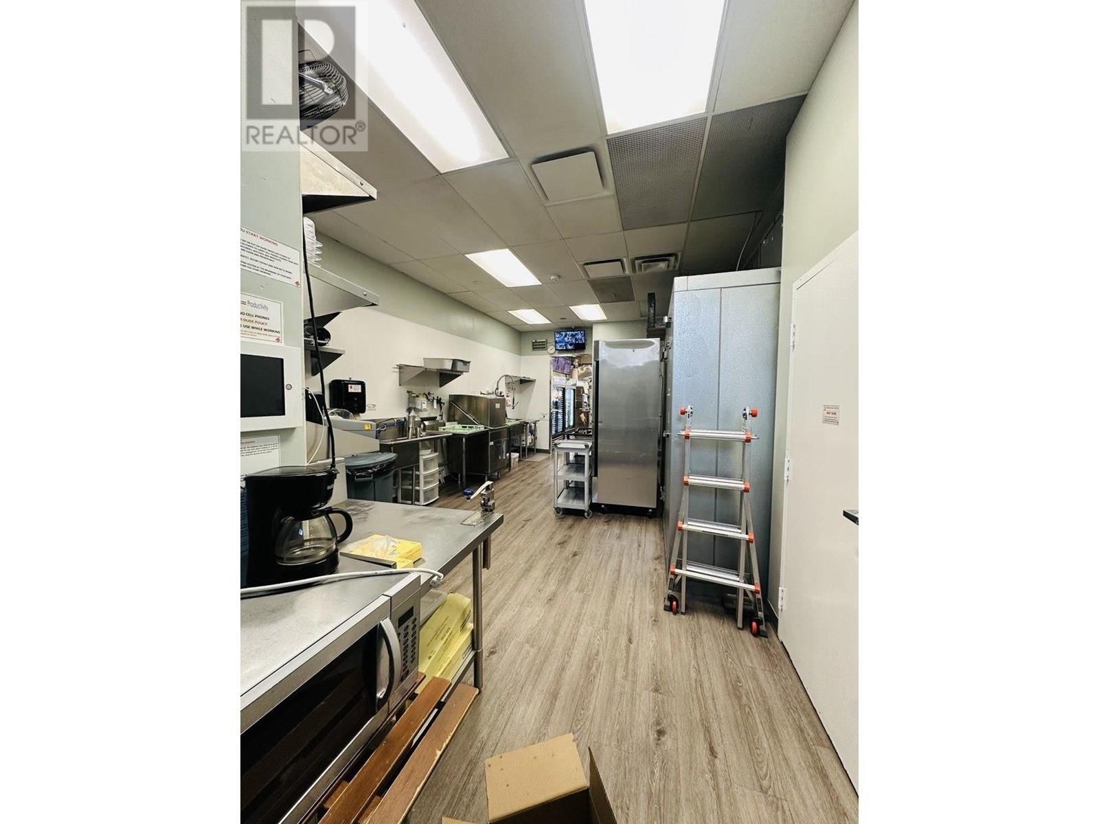 3209 W Broadway, Vancouver, British Columbia  V6K 2H5 - Photo 28 - C8067523