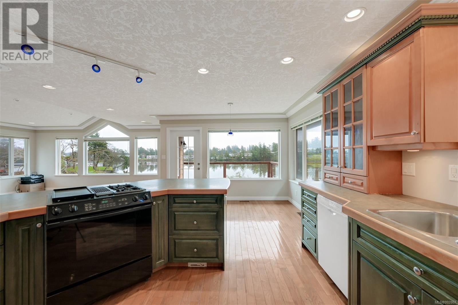 Property at 6 Werra Landing image 3