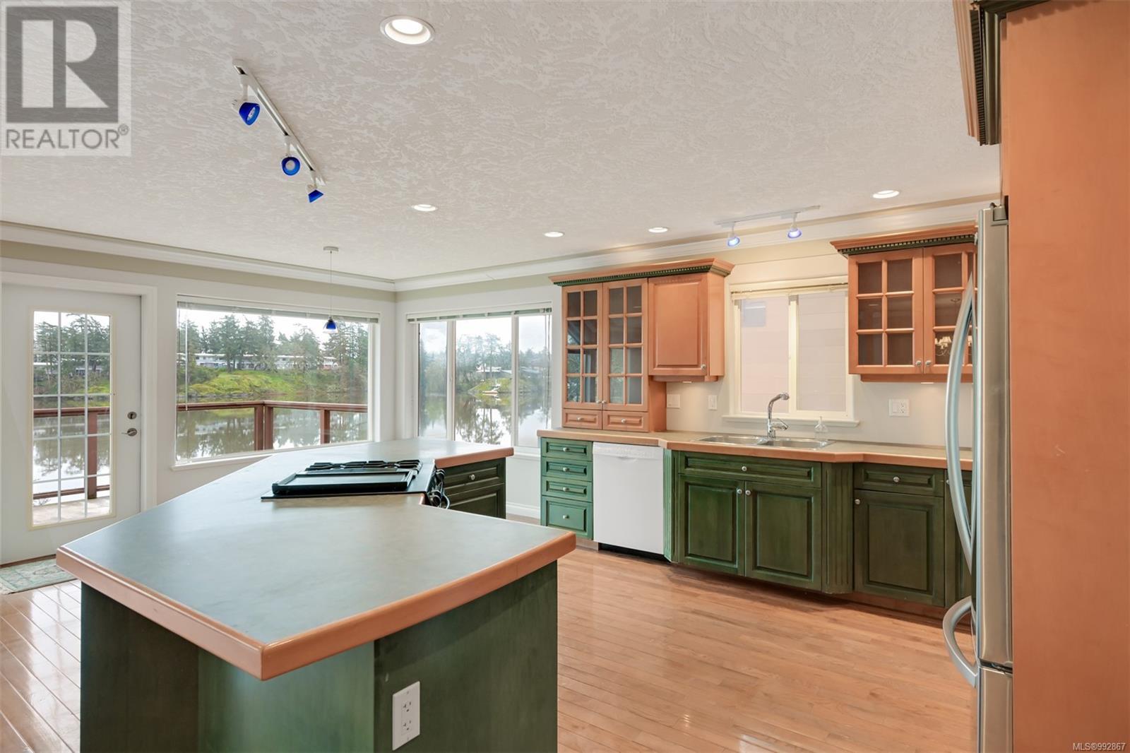 Property at 6 Werra Landing image 4