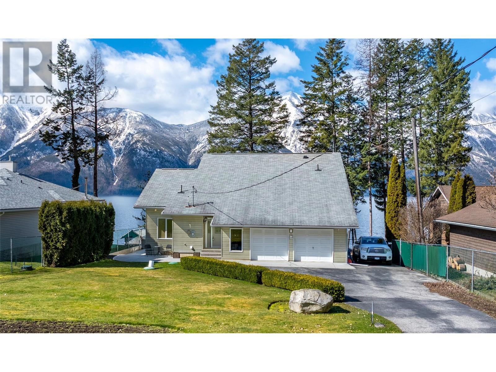 12531 Lewis Bay, Boswell, British Columbia  V0B 1A4 - Photo 2 - 10335620