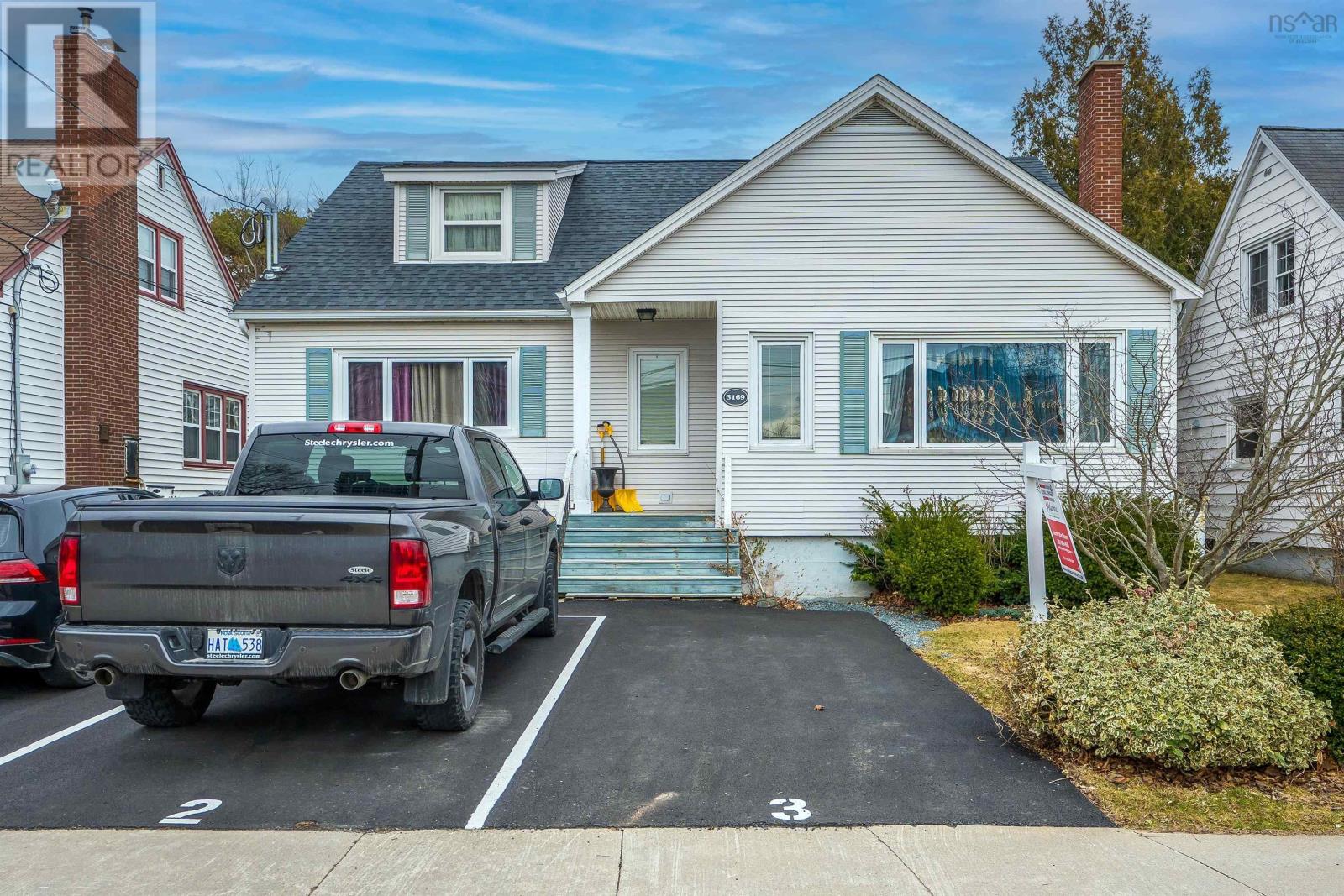 3169/3171 Romans Avenue, Halifax Peninsula, Nova Scotia  B3L 3X1 - Photo 3 - 202503312