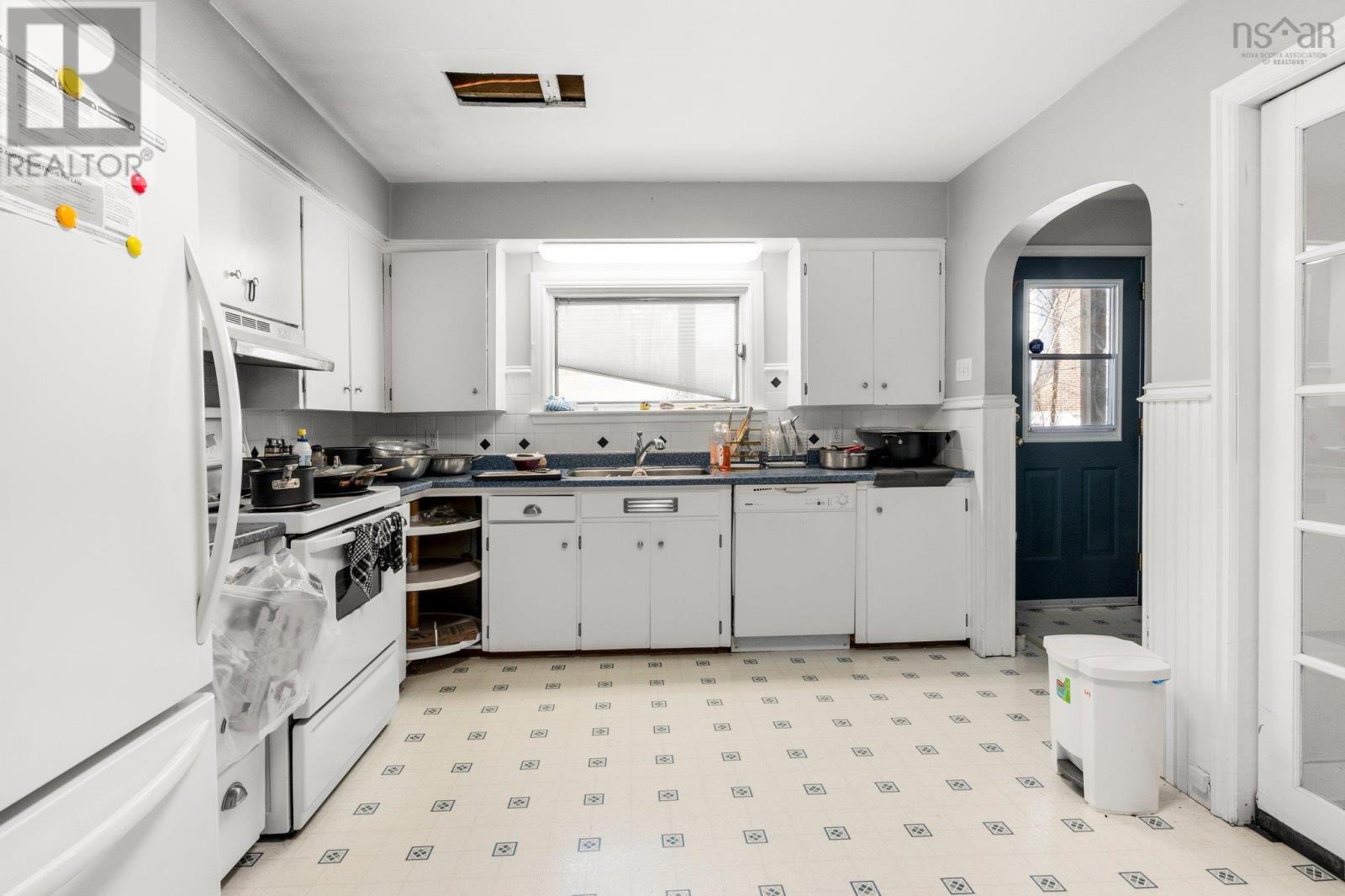 3169/3171 Romans Avenue, Halifax Peninsula, Nova Scotia  B3L 3X1 - Photo 7 - 202503312