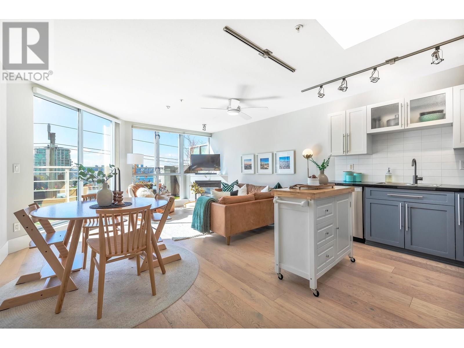 503 122 E 3rd Street, North Vancouver, British Columbia  V7L 1E6 - Photo 5 - R2982382