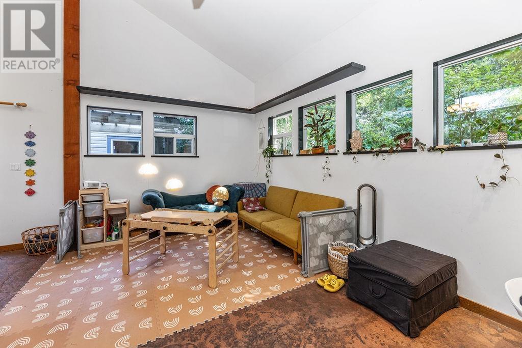 Property at 4174 SUNSHINE COAST HIGHWAY image 4