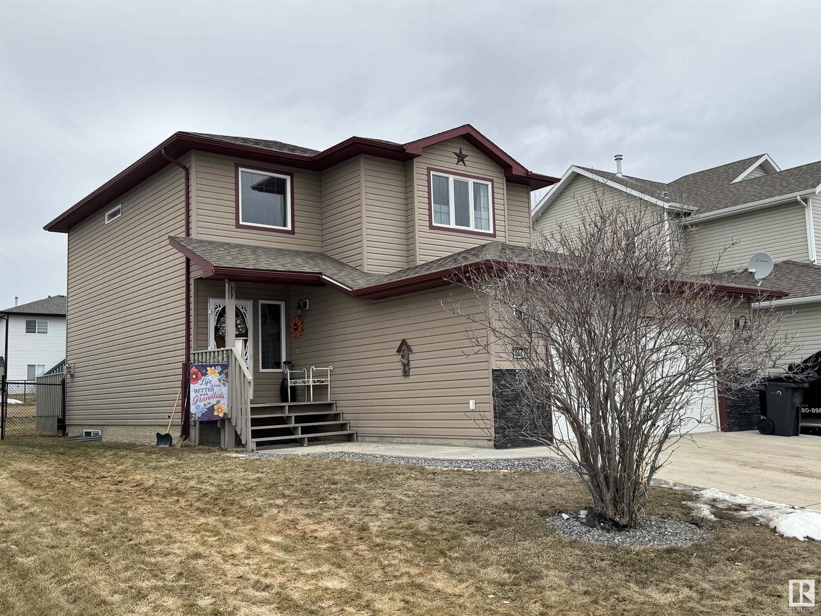 Property at 4460 36 ST image 1