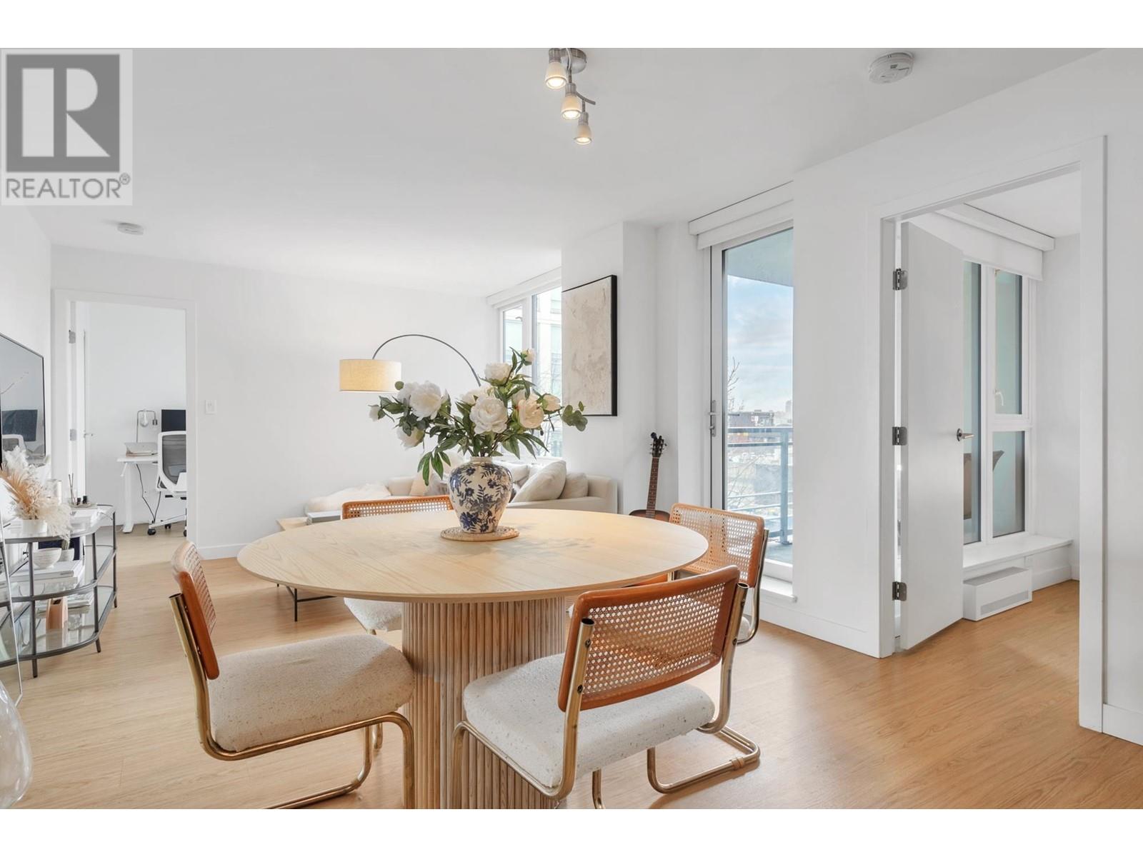 718 188 Keefer Street, Vancouver, British Columbia  V6A 0E3 - Photo 2 - R2982289