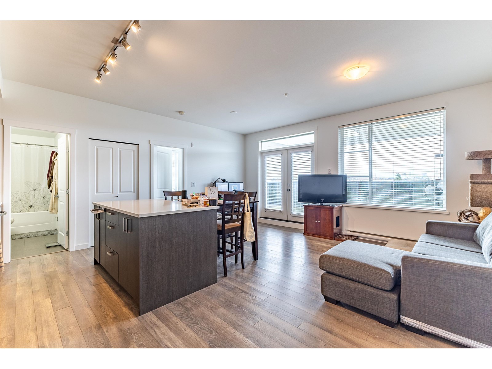 609 13623 81a Avenue, Surrey, British Columbia  V3W 3N7 - Photo 2 - R2981903