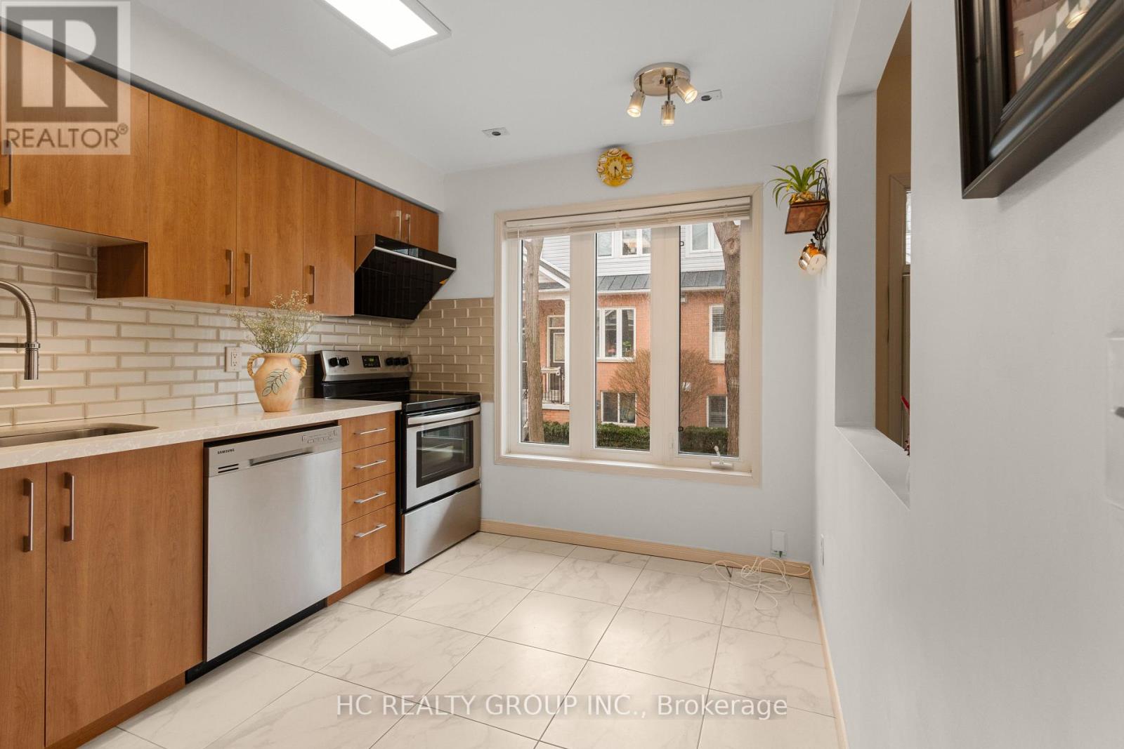 Property at 535 - 83 MONDEO DRIVE image 5