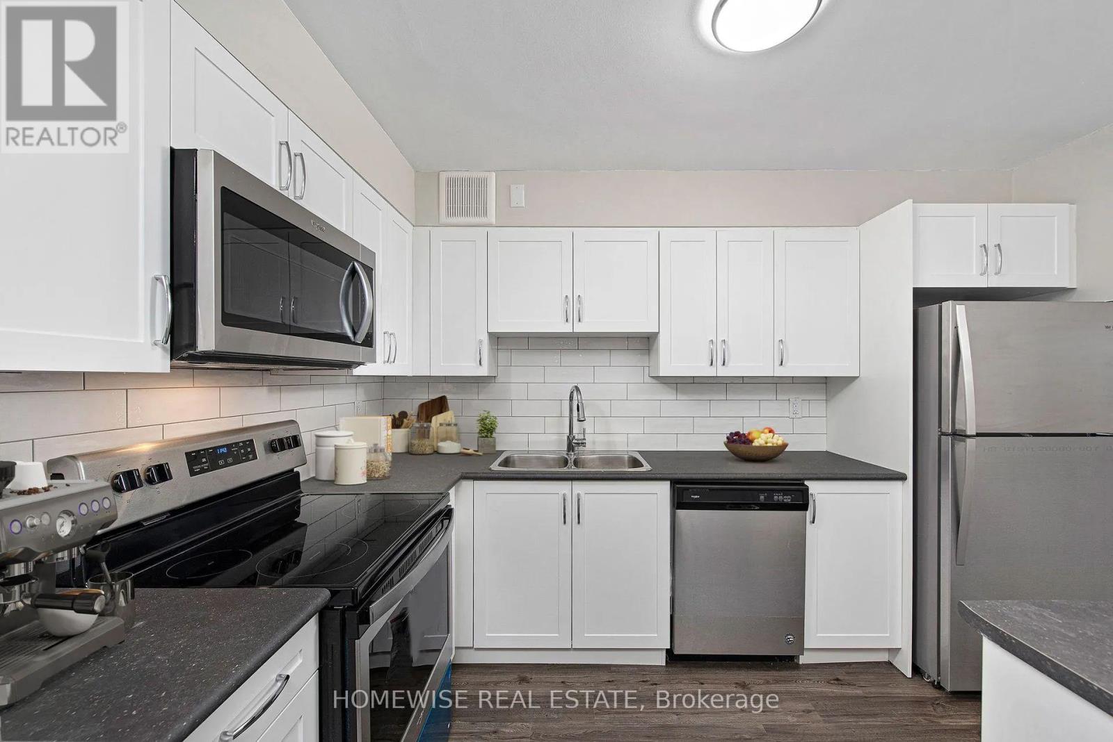 302 - 207 MORNINGSIDE AVENUE, Toronto, Ontario