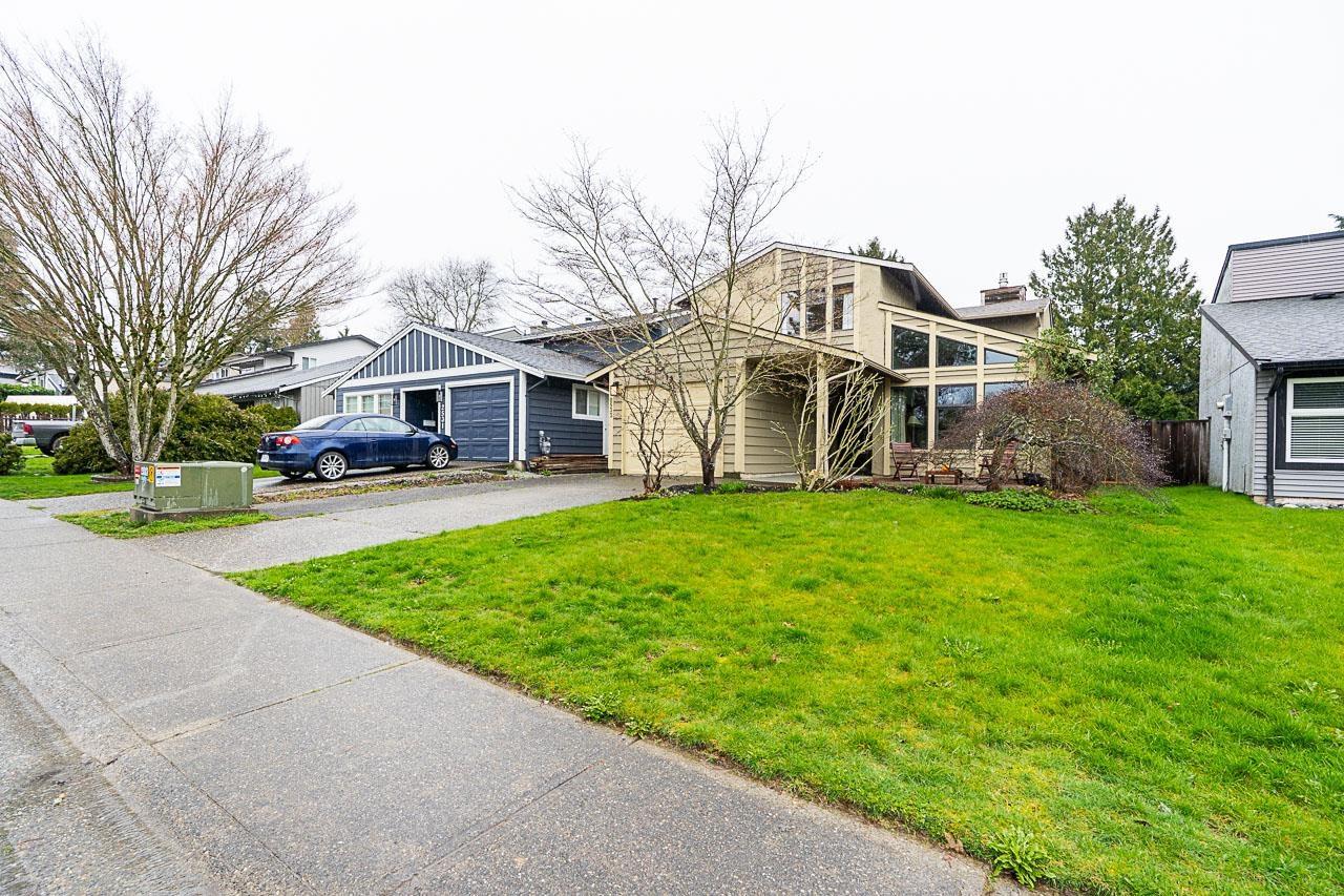 Property at 2533 WILDING CRESCENT image 4