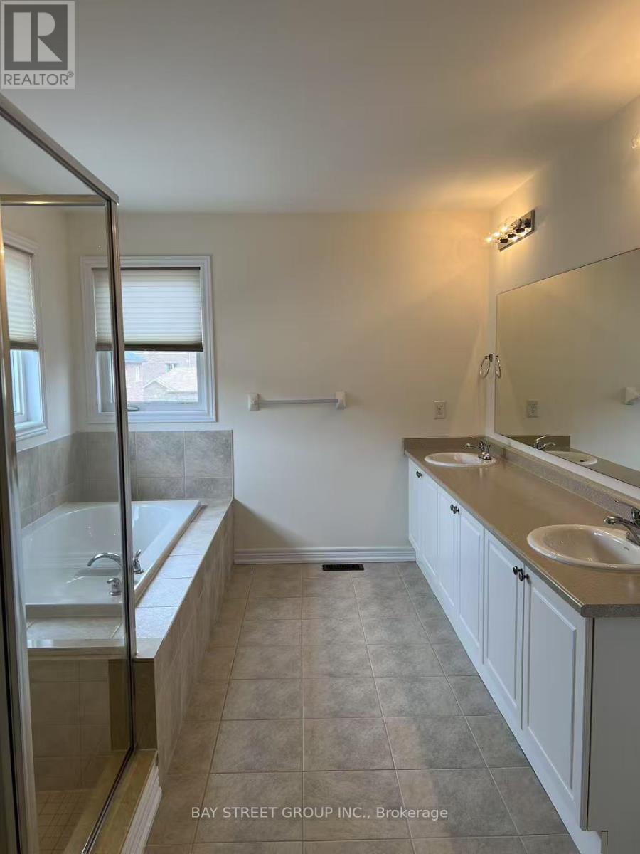 4 Benton Drive, Markham, Ontario  L6B 0Z6 - Photo 11 - N12043281