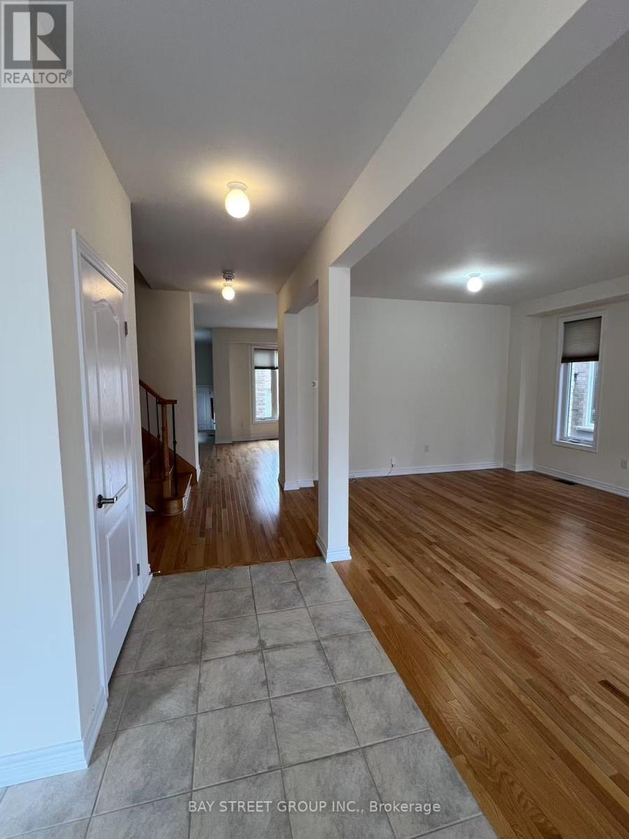4 Benton Drive, Markham, Ontario  L6B 0Z6 - Photo 2 - N12043281