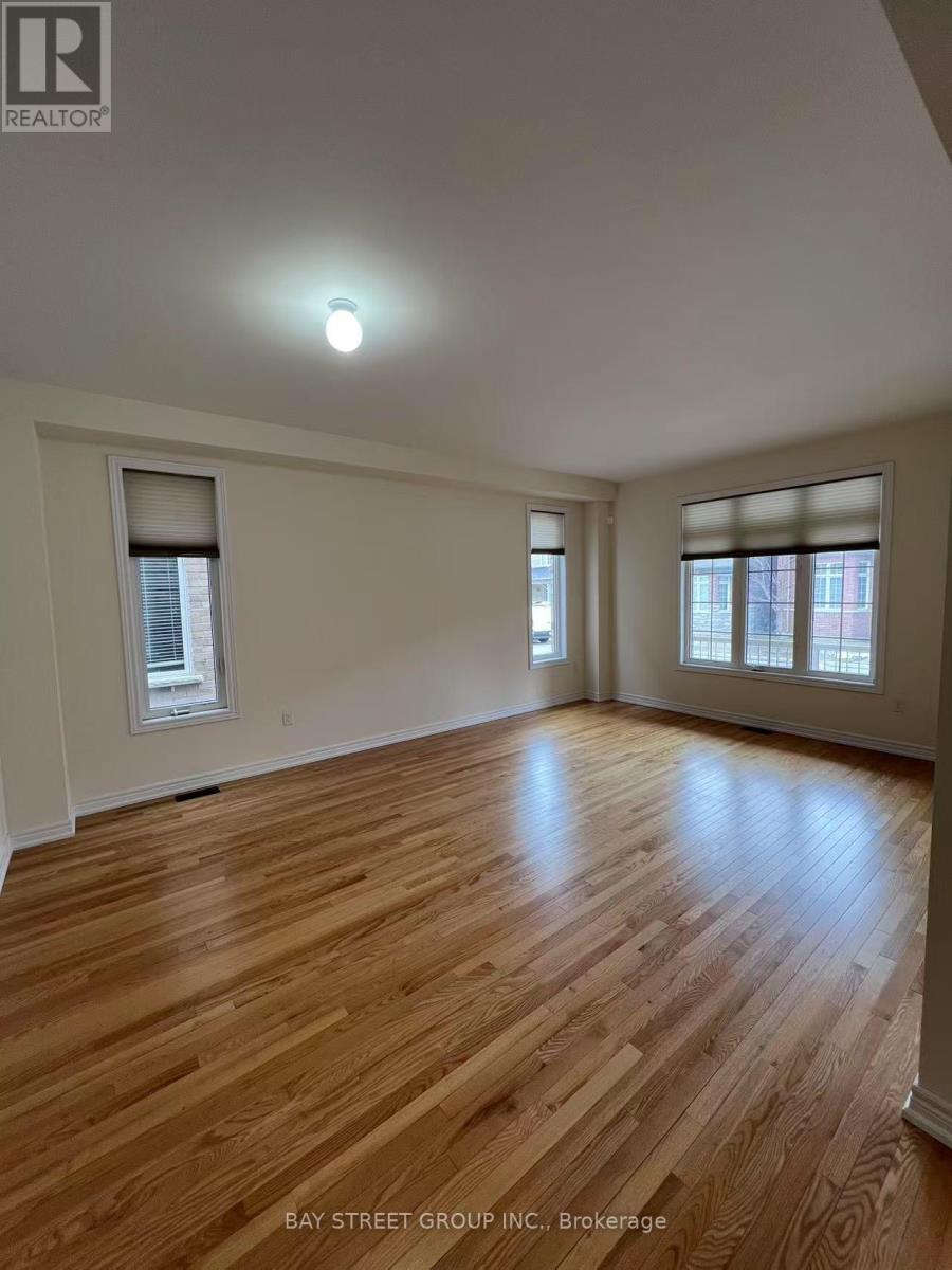 4 Benton Drive, Markham, Ontario  L6B 0Z6 - Photo 3 - N12043281