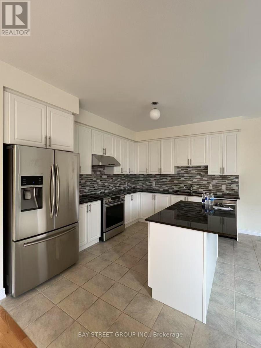 4 Benton Drive, Markham, Ontario  L6B 0Z6 - Photo 6 - N12043281
