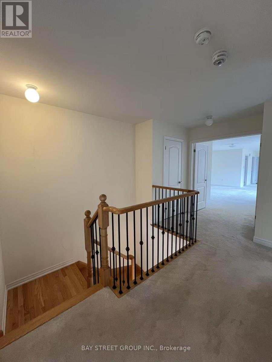 4 Benton Drive, Markham, Ontario  L6B 0Z6 - Photo 9 - N12043281