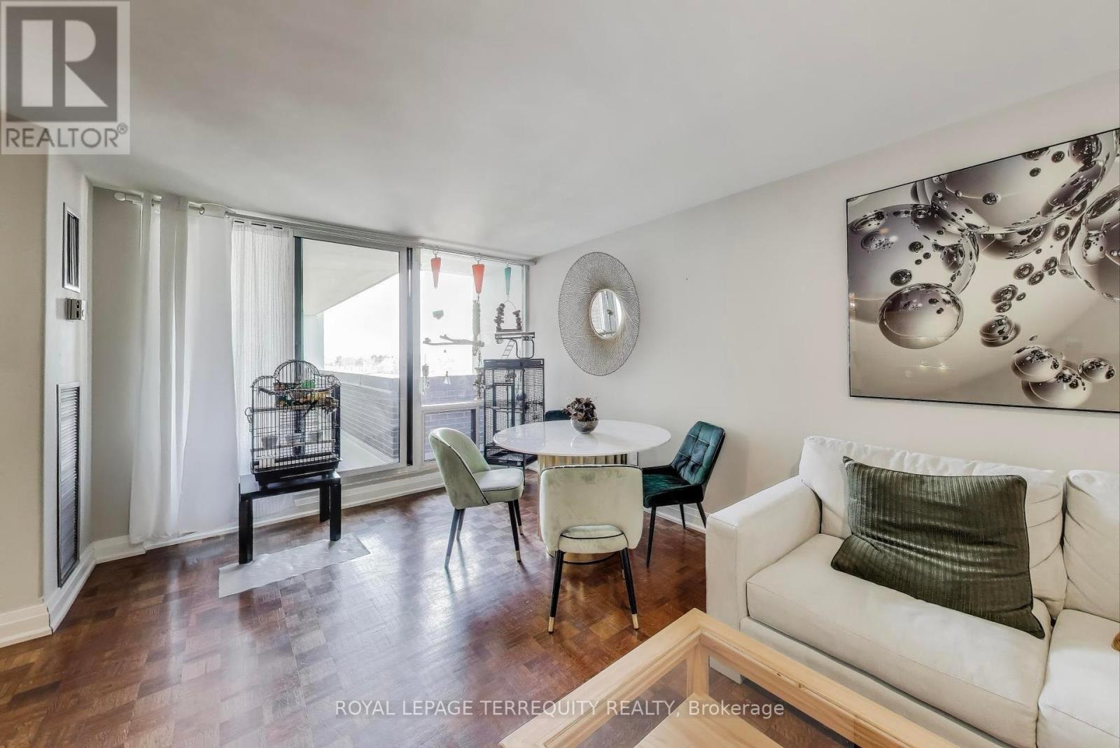 1510 - 1515 Lakeshore Road E, Mississauga, Ontario  L5E 3E3 - Photo 12 - W12043320