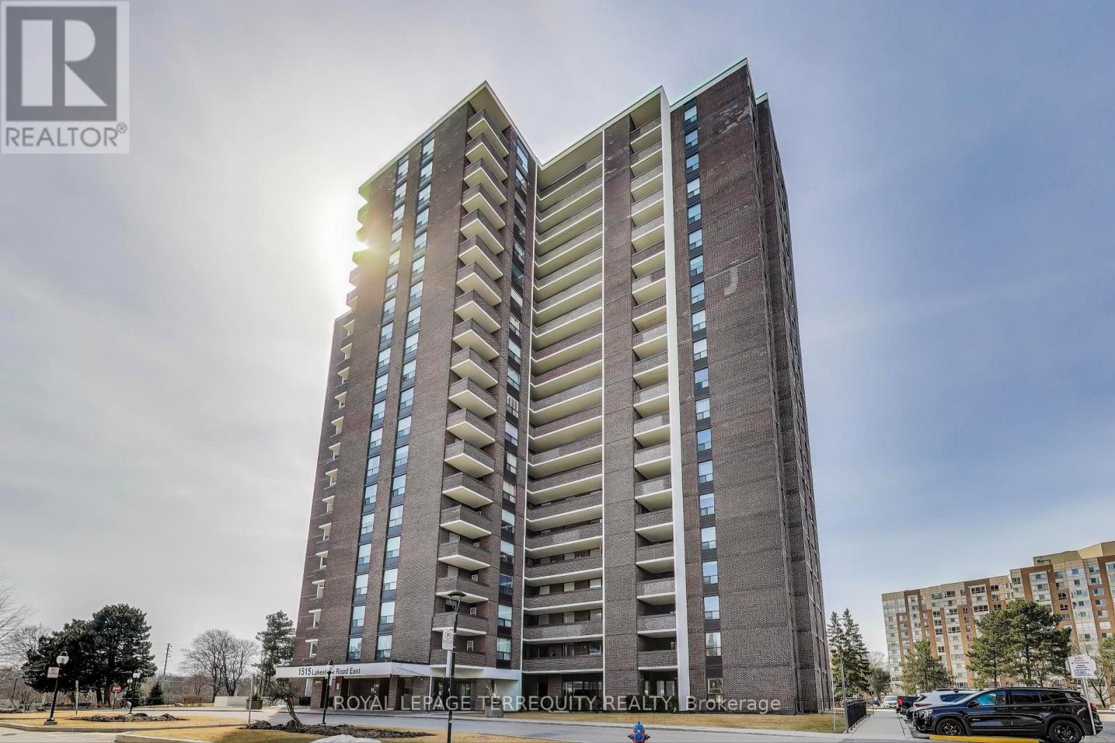 Property at 1510 - 1515 LAKESHORE ROAD E image 2