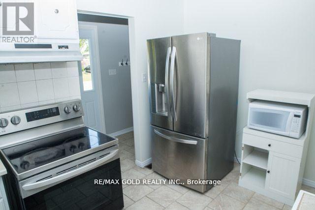 169 Hanna Crescent, Sarnia, Ontario  N7S 4H4 - Photo 11 - X12043312