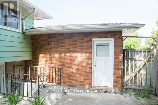 169 Hanna Crescent, Sarnia, Ontario  N7S 4H4 - Photo 36 - X12043312
