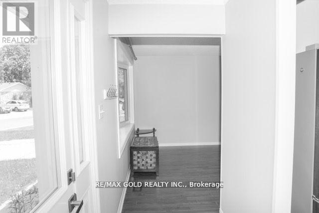 Property at 169 HANNA CRESCENT image 4