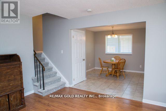 169 Hanna Crescent, Sarnia, Ontario  N7S 4H4 - Photo 6 - X12043312