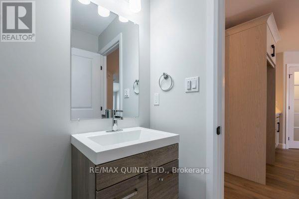 63 Sandhu Crescent, Belleville, Ontario  K8P 0G7 - Photo 14 - X12043351