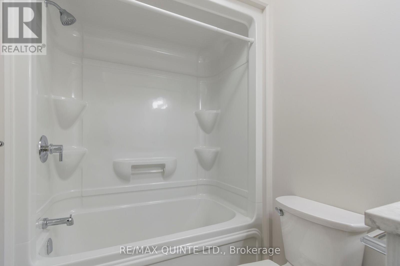 63 Sandhu Crescent, Belleville, Ontario  K8P 0G7 - Photo 19 - X12043351