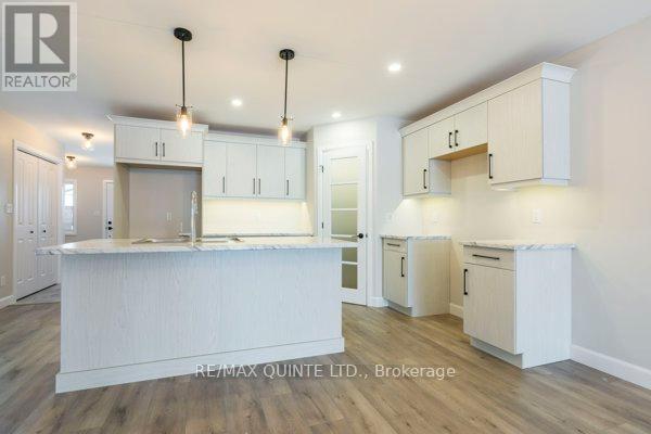 63 Sandhu Crescent, Belleville, Ontario  K8P 0G7 - Photo 4 - X12043351