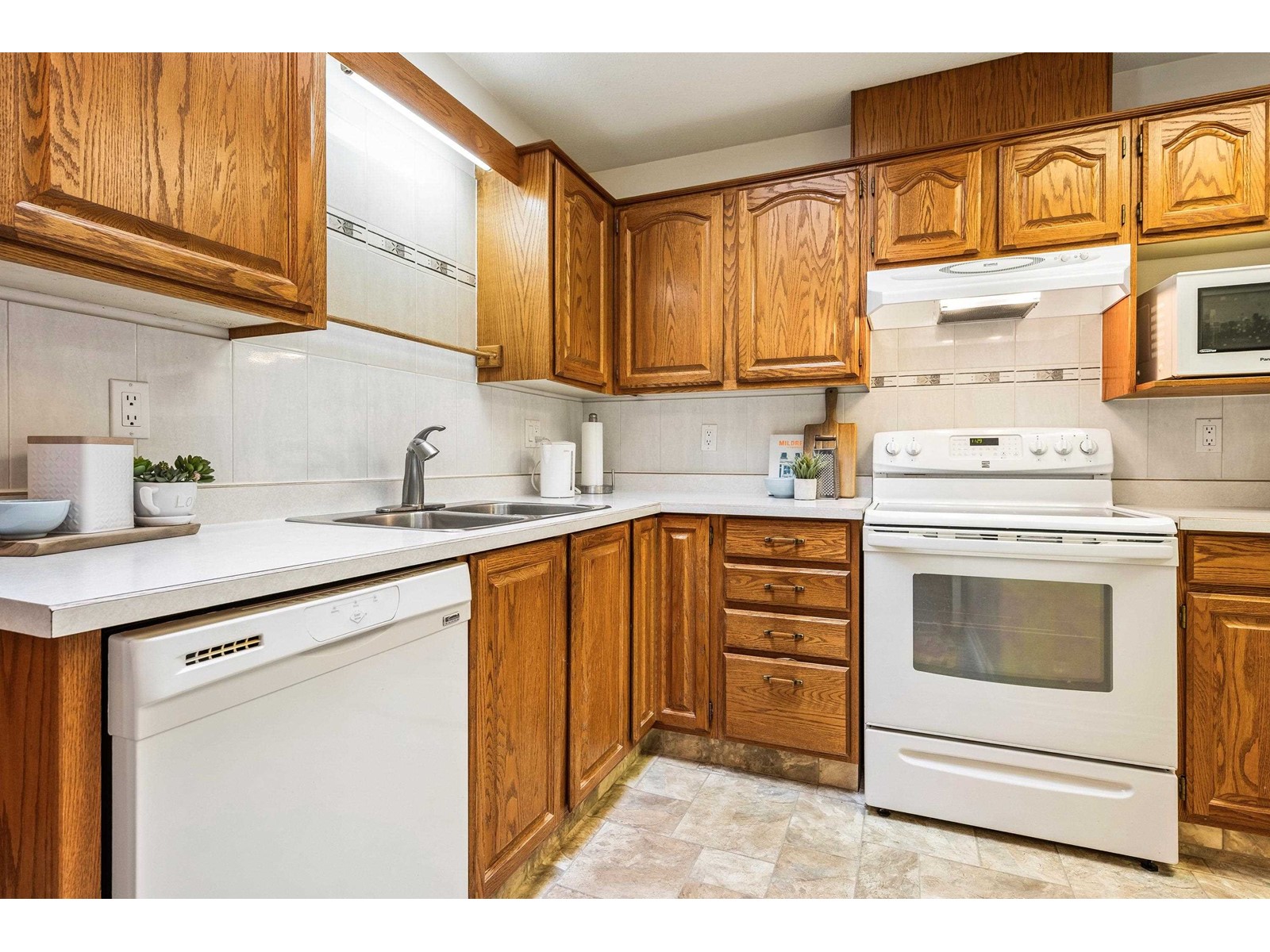 Property at 312 8985 MARY STREET image 5
