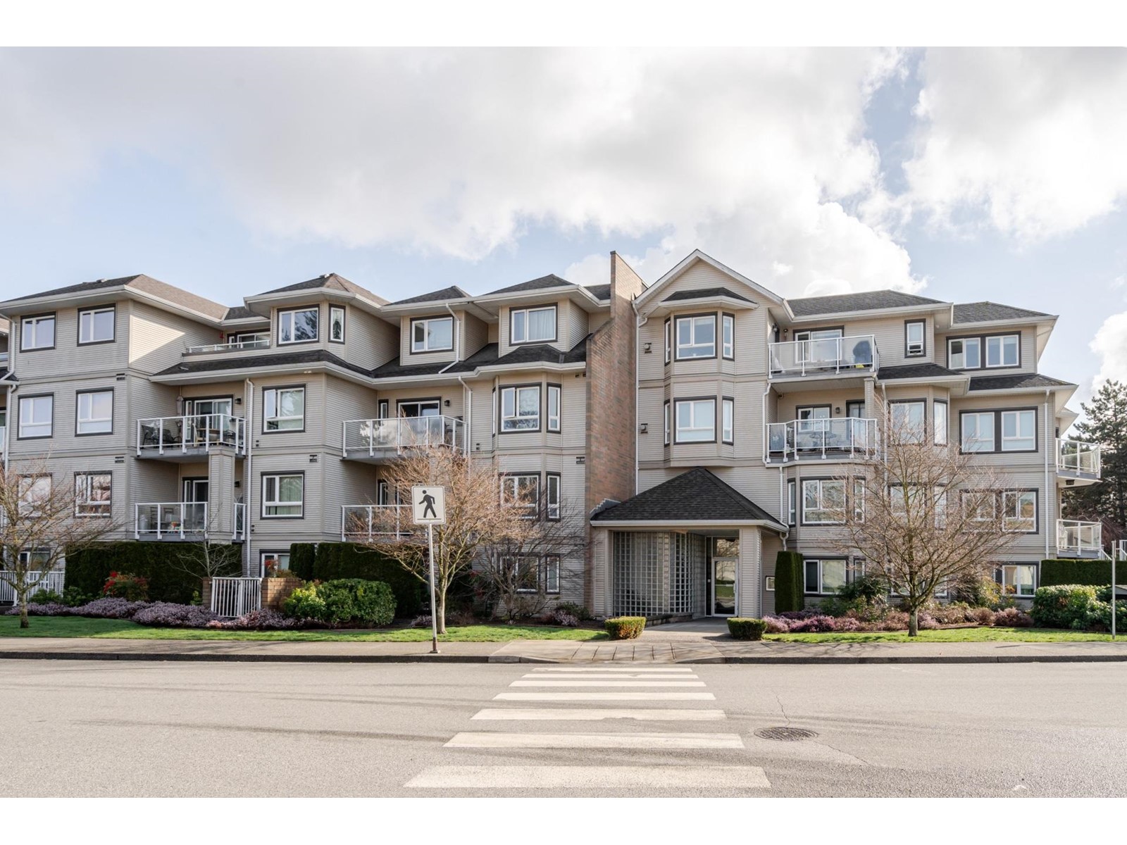 320 8142 120A STREET, Surrey, British Columbia