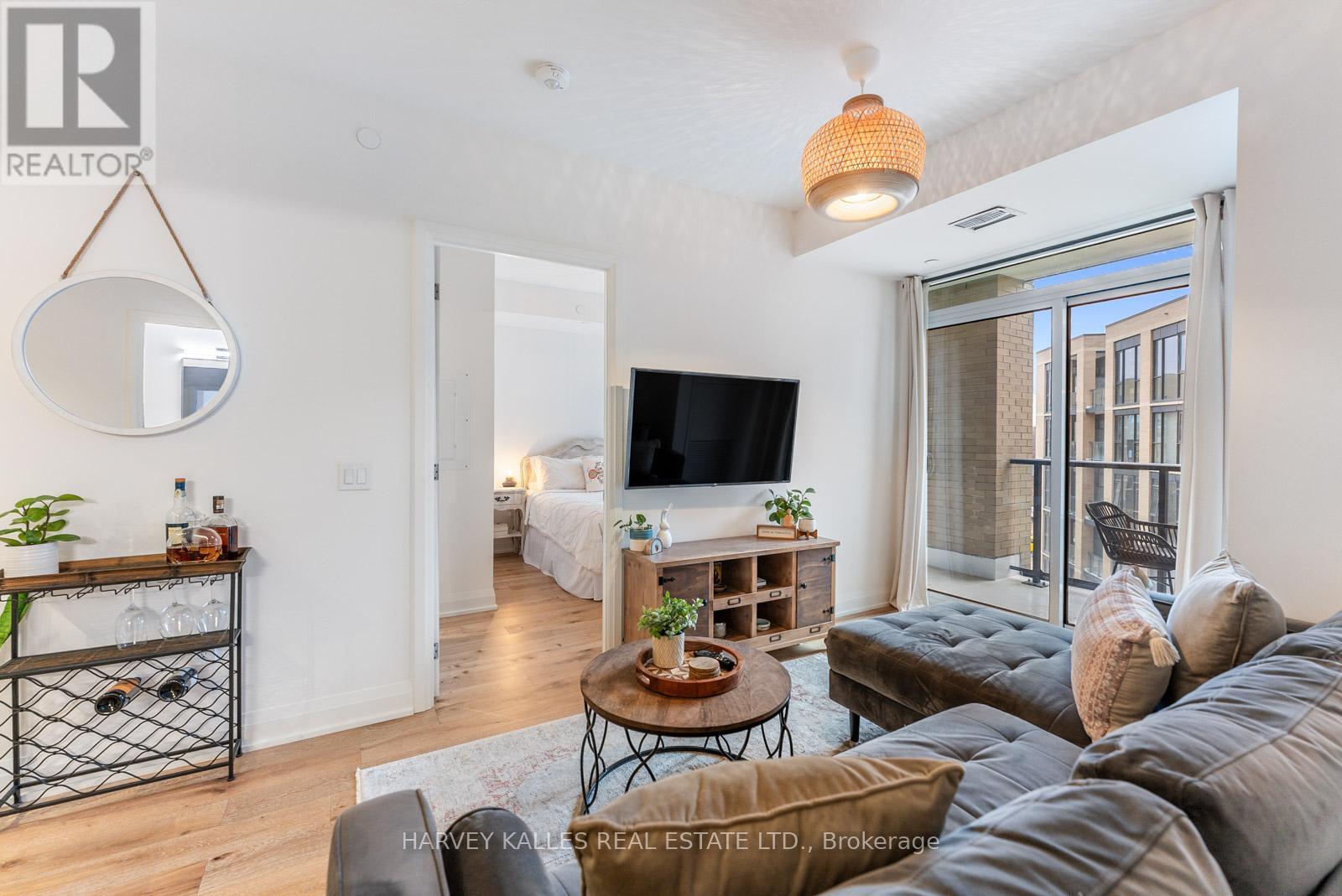 Property at 521 - 293 THE KINGSWAY image 2