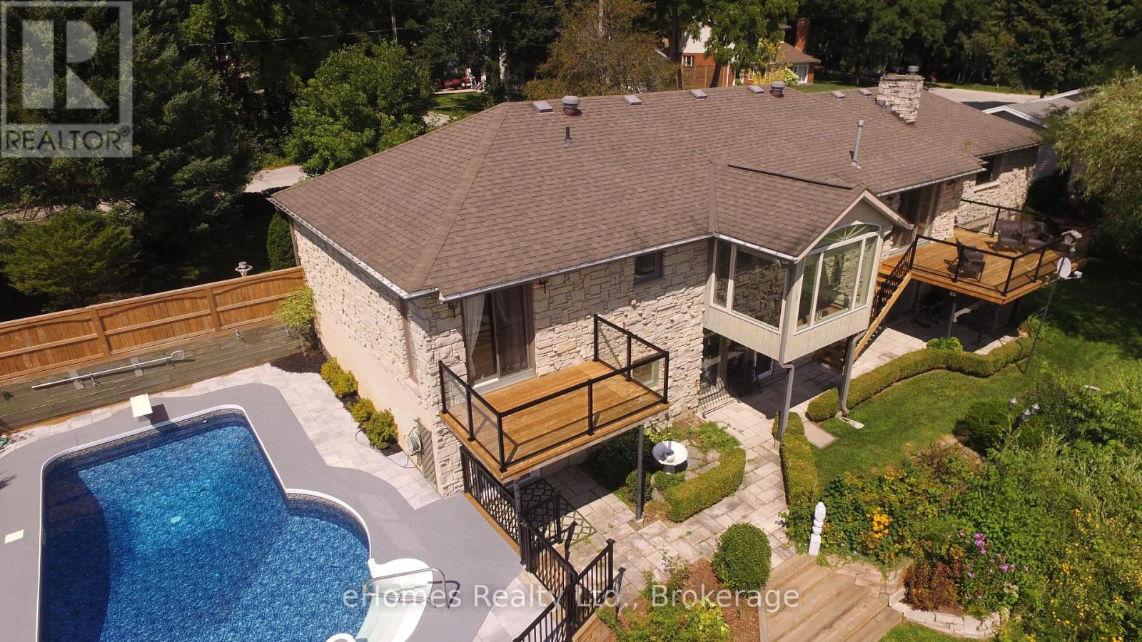 415 4th Street E, Owen Sound, Ontario  N4K 1A9 - Photo 2 - X12043420