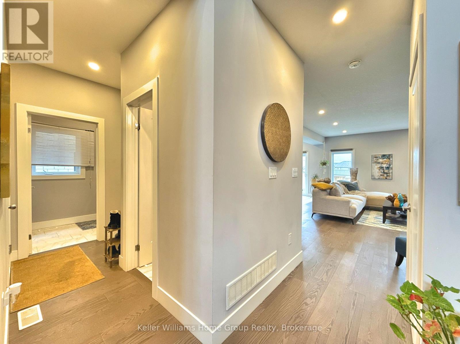 Photo 8 of 46 for 2938 Doyle Drive