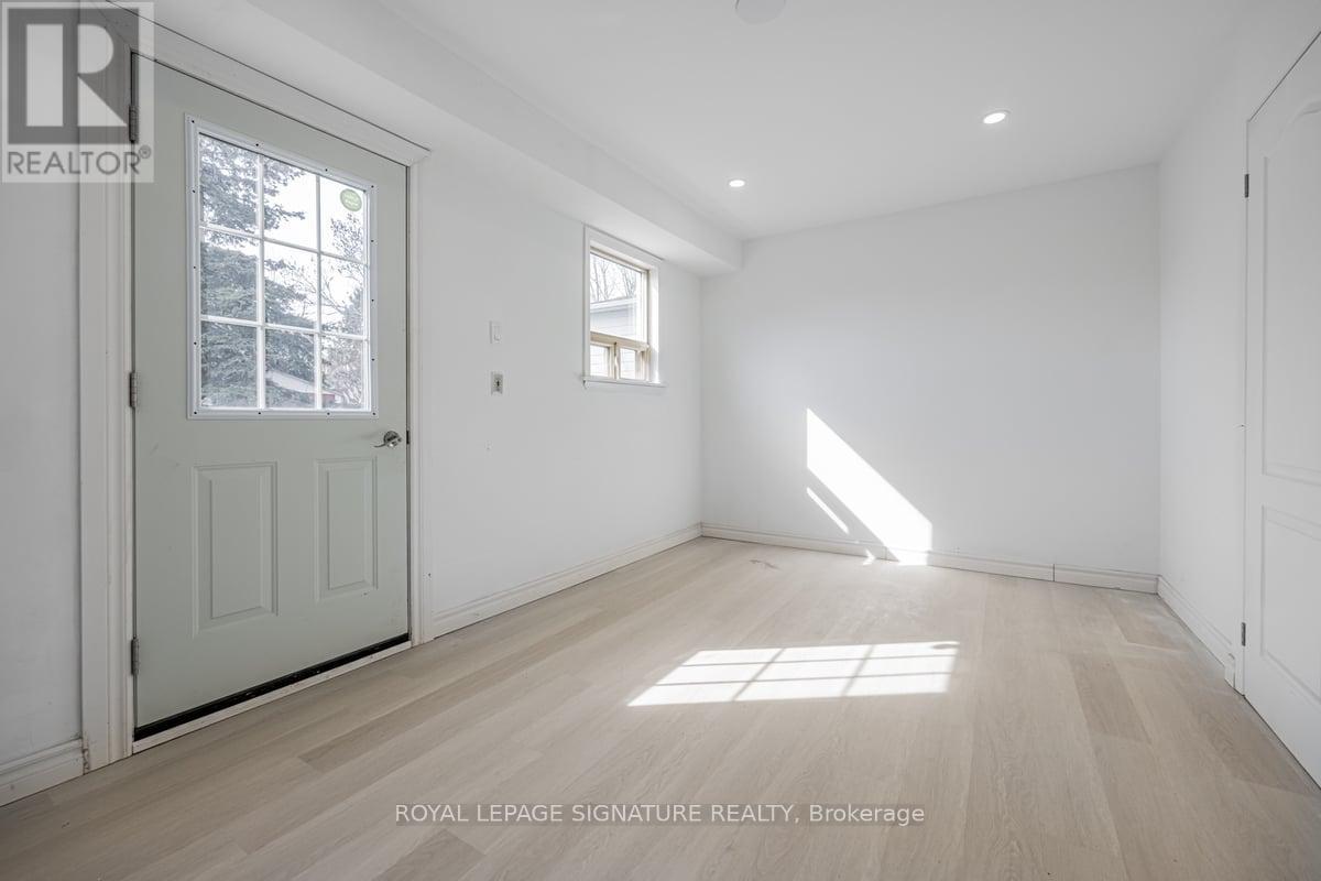 B - 54 Tuscarora Drive, Toronto, Ontario  M2H 2K3 - Photo 5 - C12043437