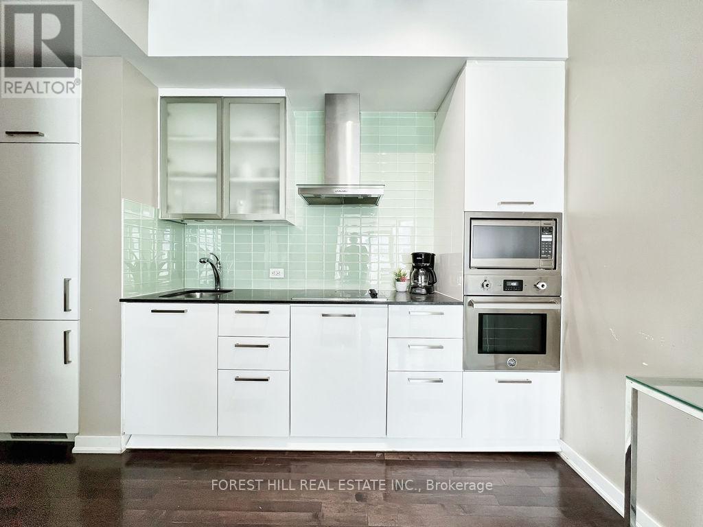 Property at 6005 - 14 YORK STREET image 3
