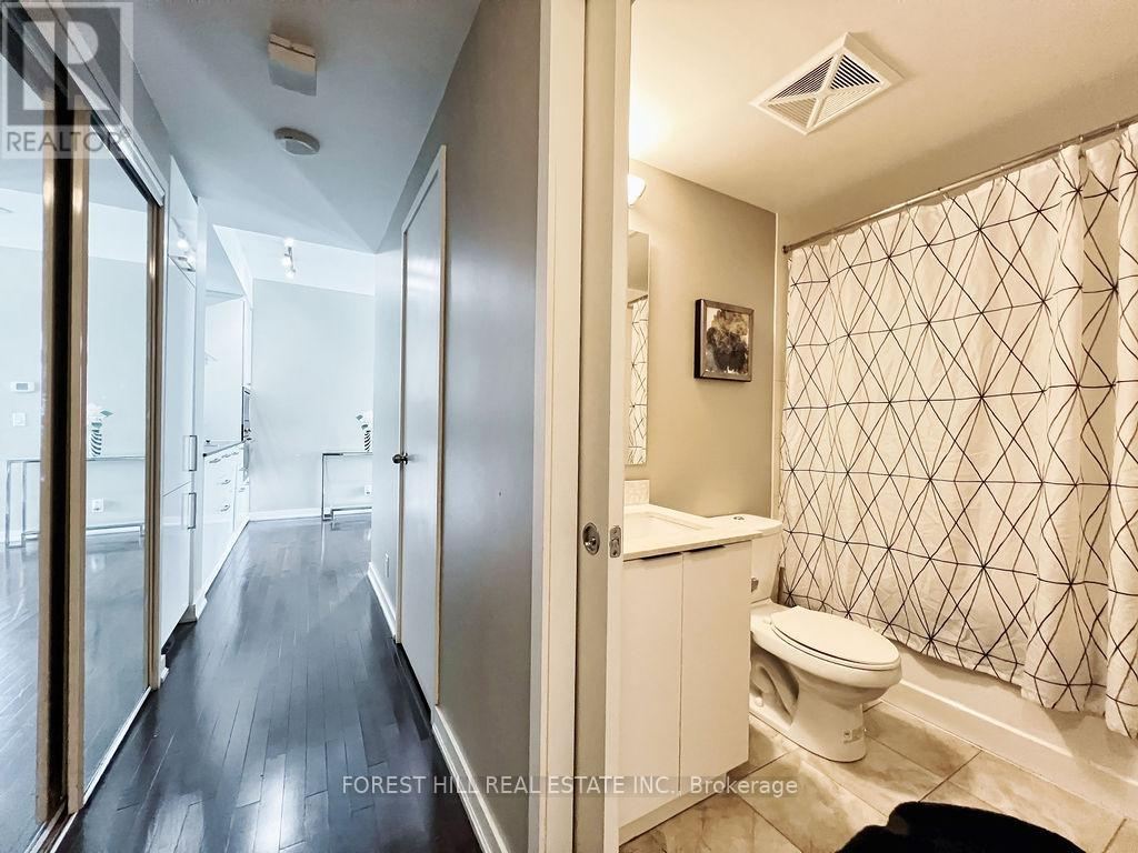 6005 - 14 York Street, Toronto, Ontario  M5J 2Z2 - Photo 6 - C12043470