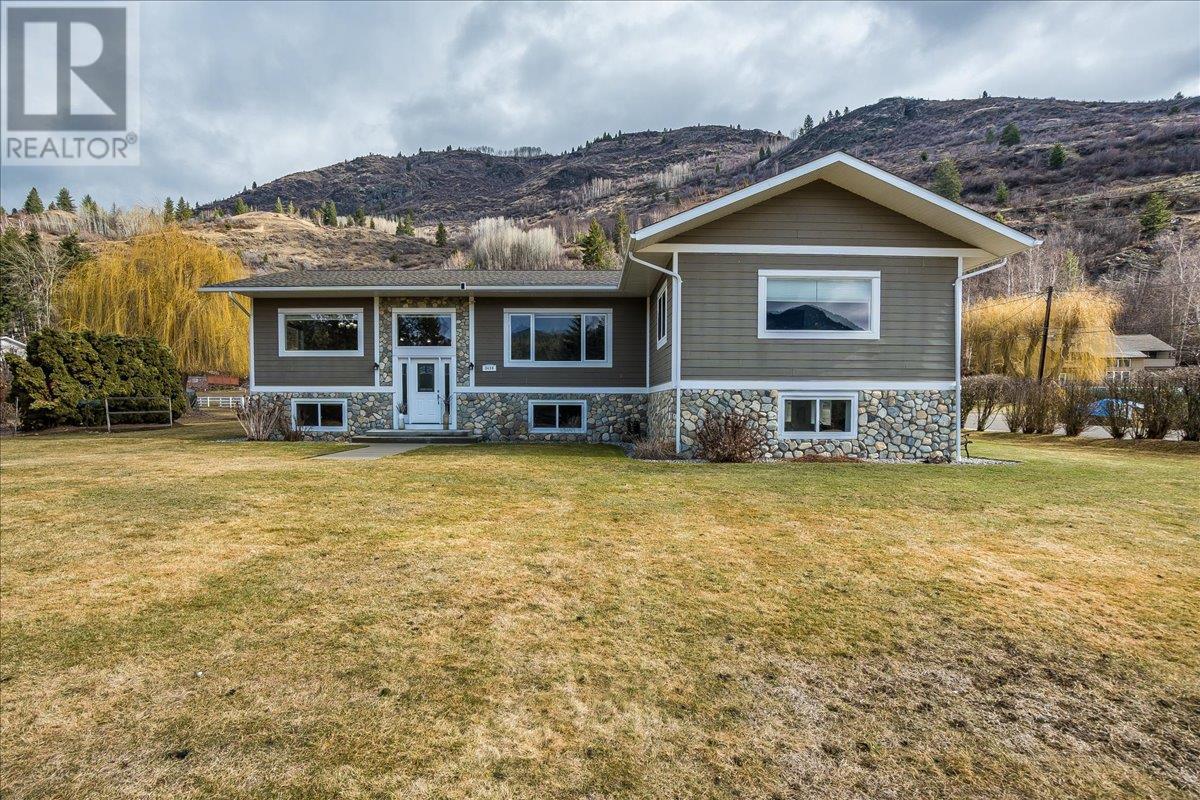 8480 Highway 22A, Trail, British Columbia