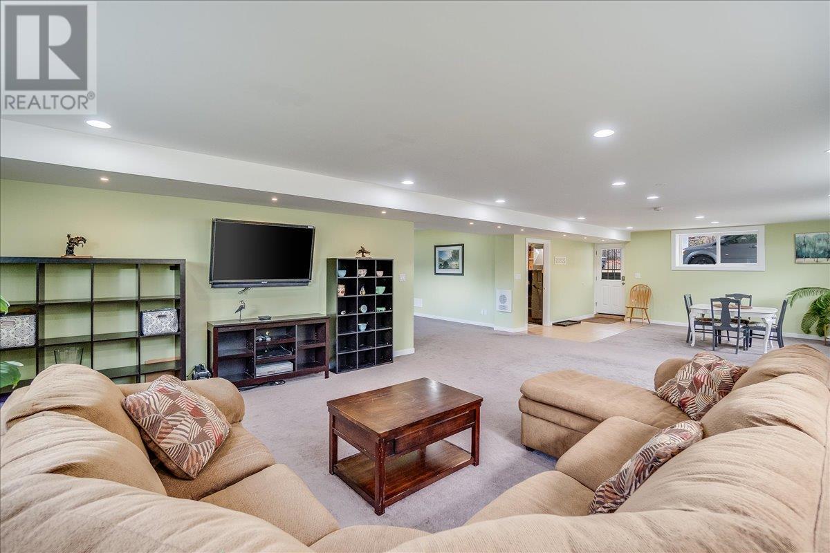 8480 Highway 22a, Trail, British Columbia  V1R 4W8 - Photo 43 - 10340482