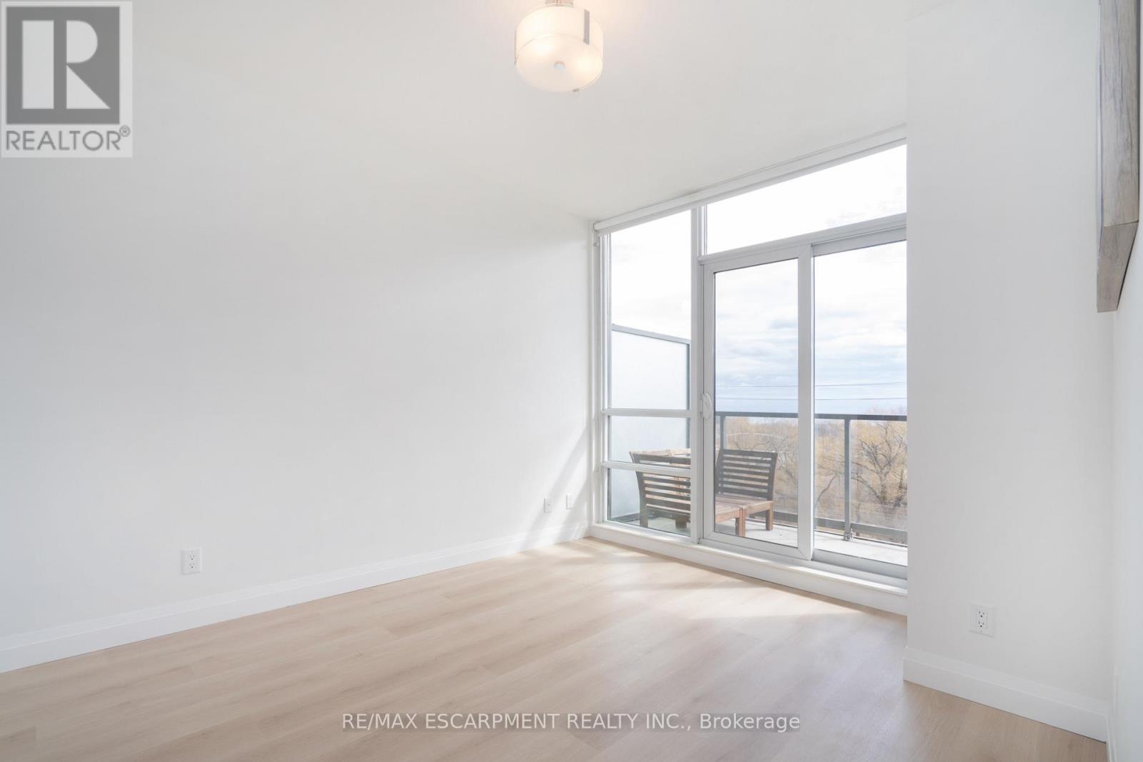 303 - 2230 Lake Shore Boulevard W, Toronto, Ontario  M8V 0B2 - Photo 15 - W12043349