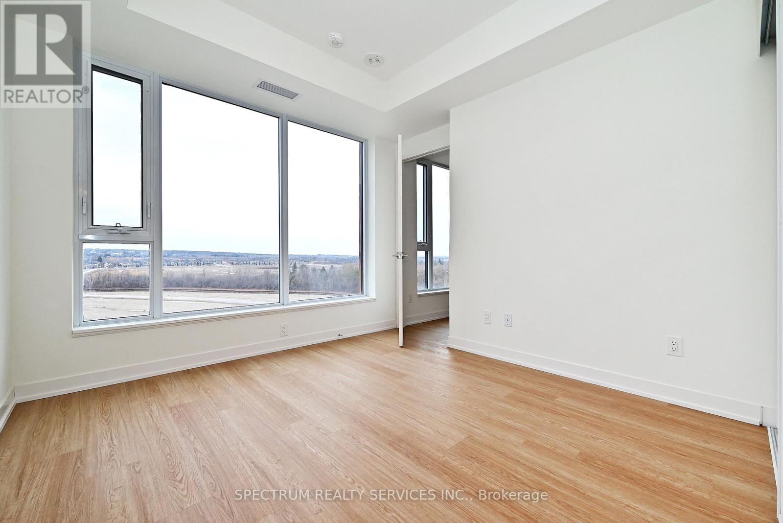 1026 - 2 David Eyer Road, Richmond Hill, Ontario  L4S 0N6 - Photo 11 - N12040891
