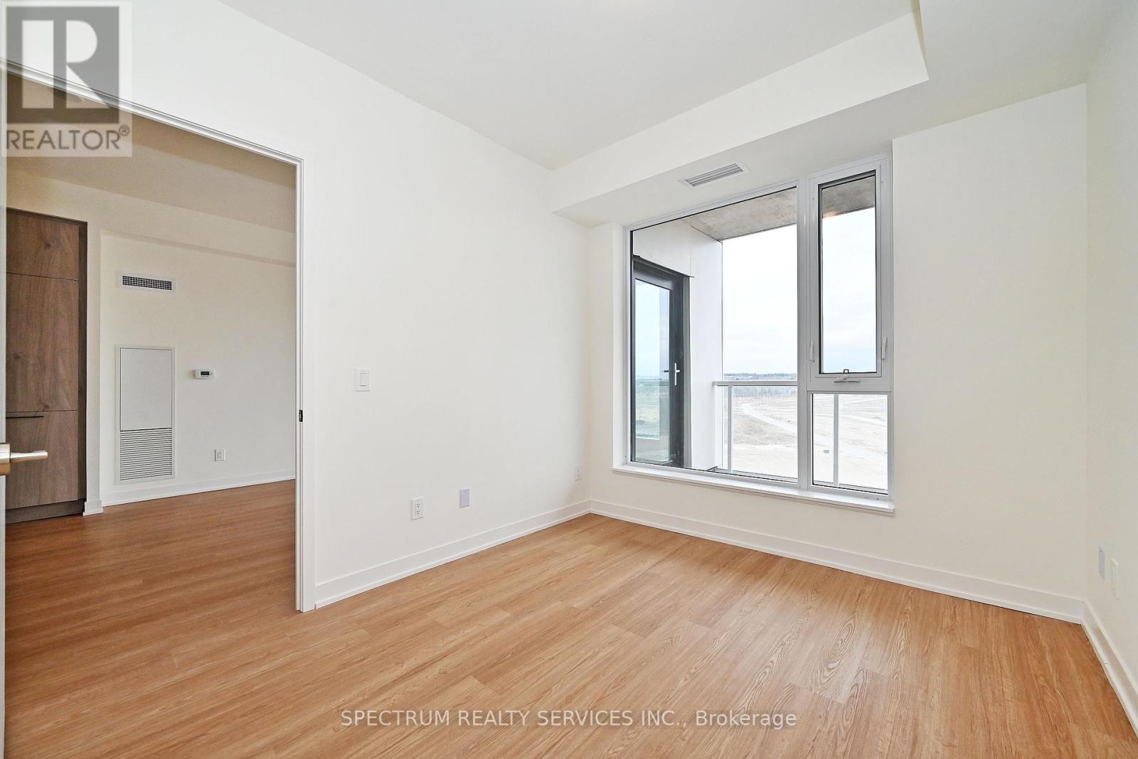 1026 - 2 David Eyer Road, Richmond Hill, Ontario  L4S 0N6 - Photo 18 - N12040891